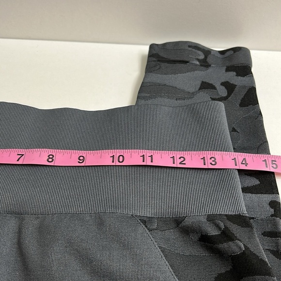 Zyia Seamless Camo High Waist 7/8 Performance Leggings size large - Picture 6 of 12